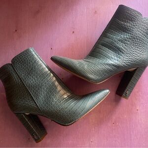 Sam Edelman size 7 Teal Croc Embossed Bootie